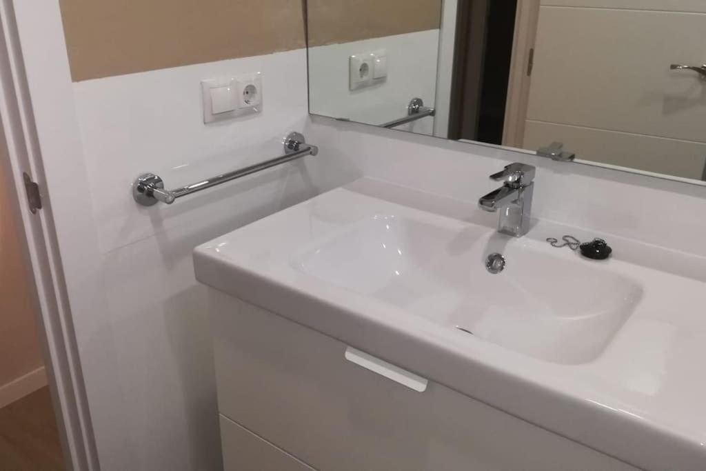 Apartamento Cuarzo Sevilla Bagian luar foto