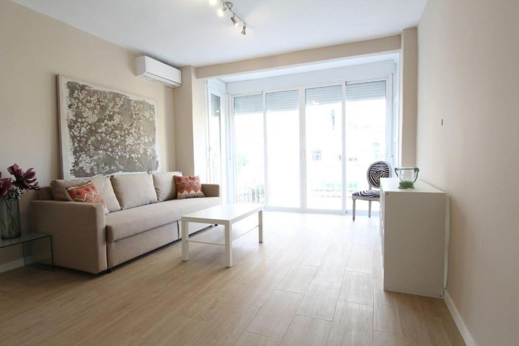 Apartamento Cuarzo Sevilla Bagian luar foto